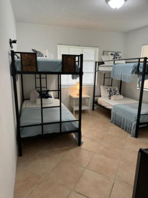 Hostel Beds & Sheets FLL AIRPORT